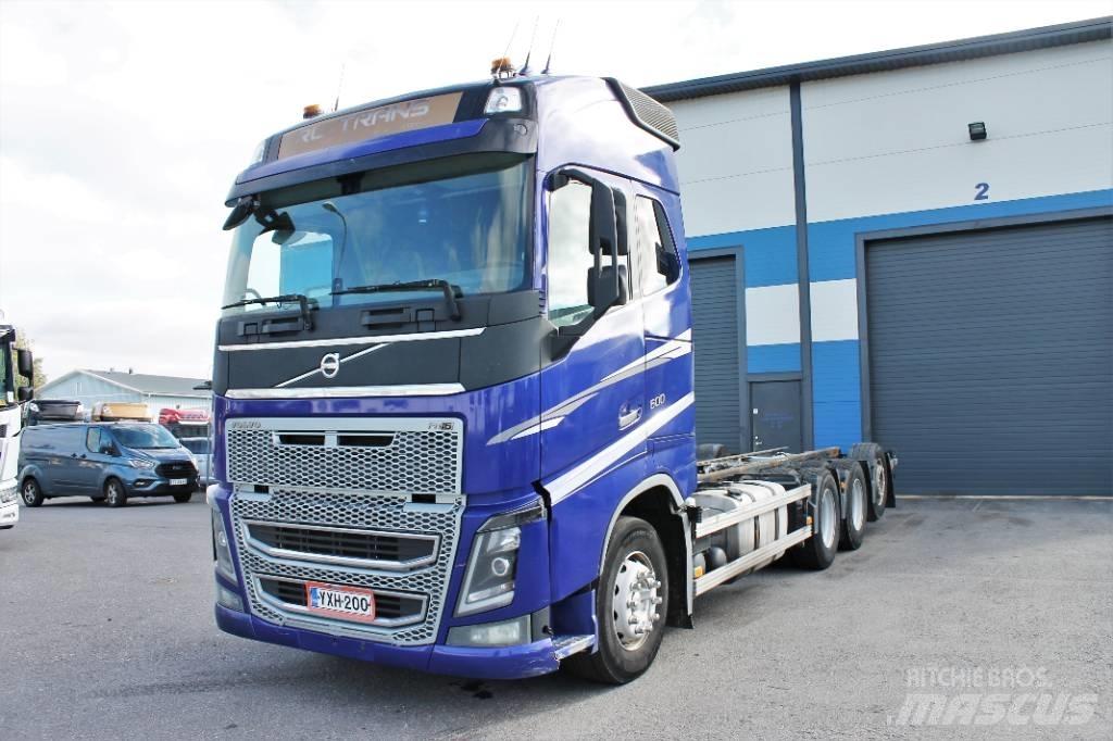 Volvo FH16 600  8x4*4 Šasija ar kabīni