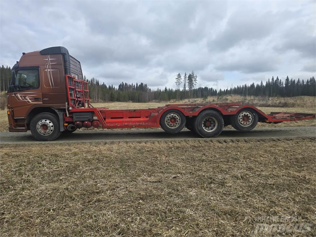 Volvo FM12 8x2 Treileri meža tehnikas transportēšanai