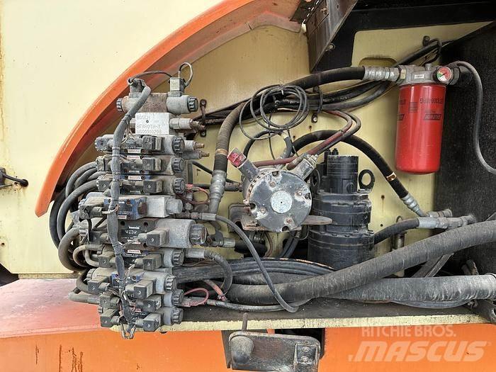 JLG 800AJ Strēles pacēlāji