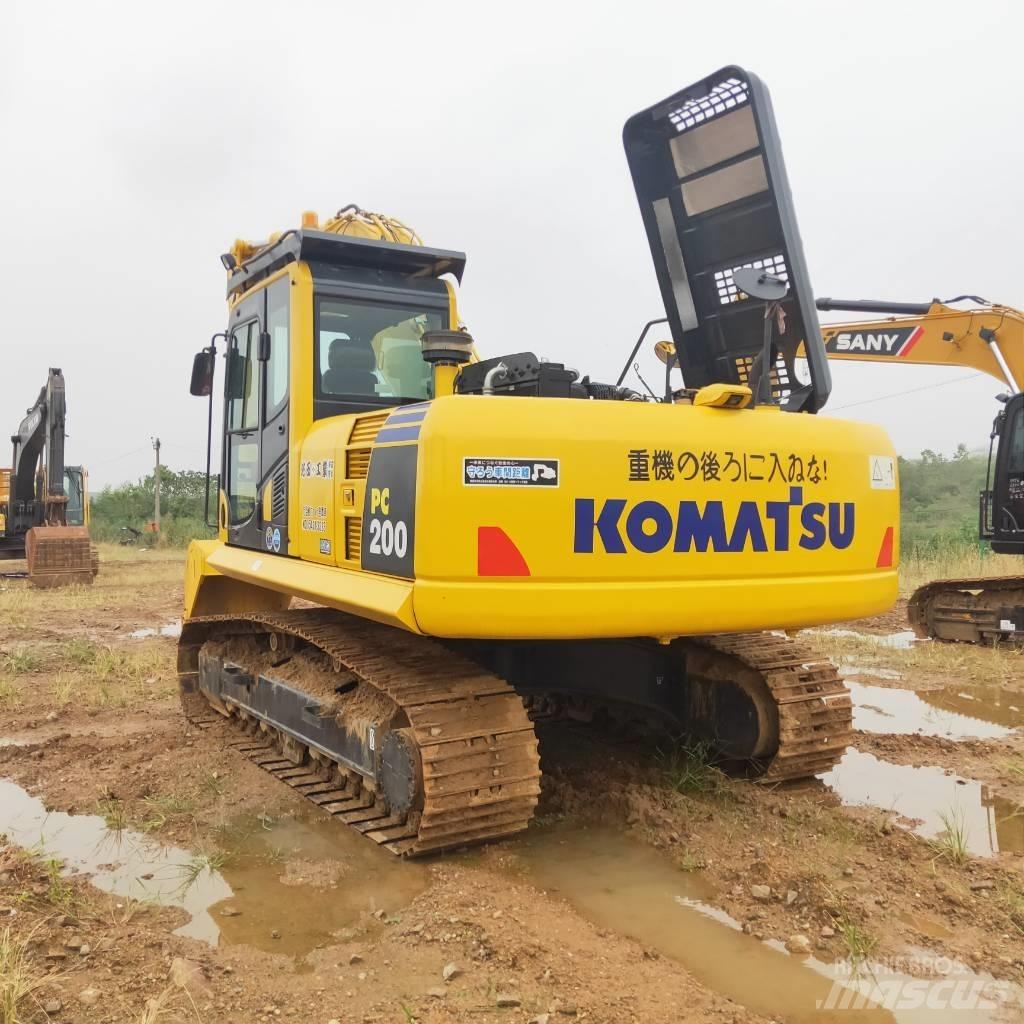 Komatsu PC200-8 Kāpurķēžu ekskavatori
