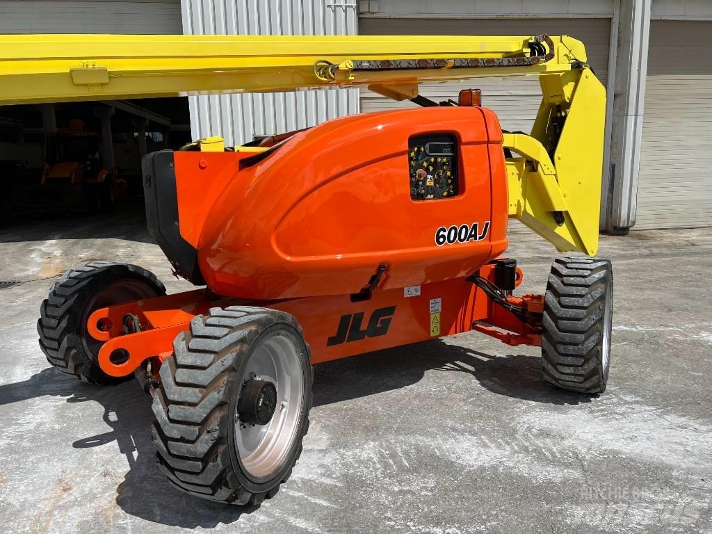 JLG 600 AJ Strēles pacēlāji