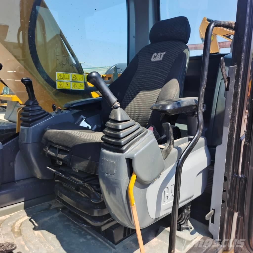 CAT 320 D2L Kāpurķēžu ekskavatori