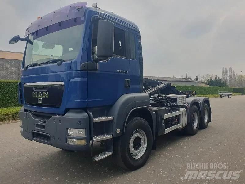 MAN TGS 33.440 Treileri ar āķi