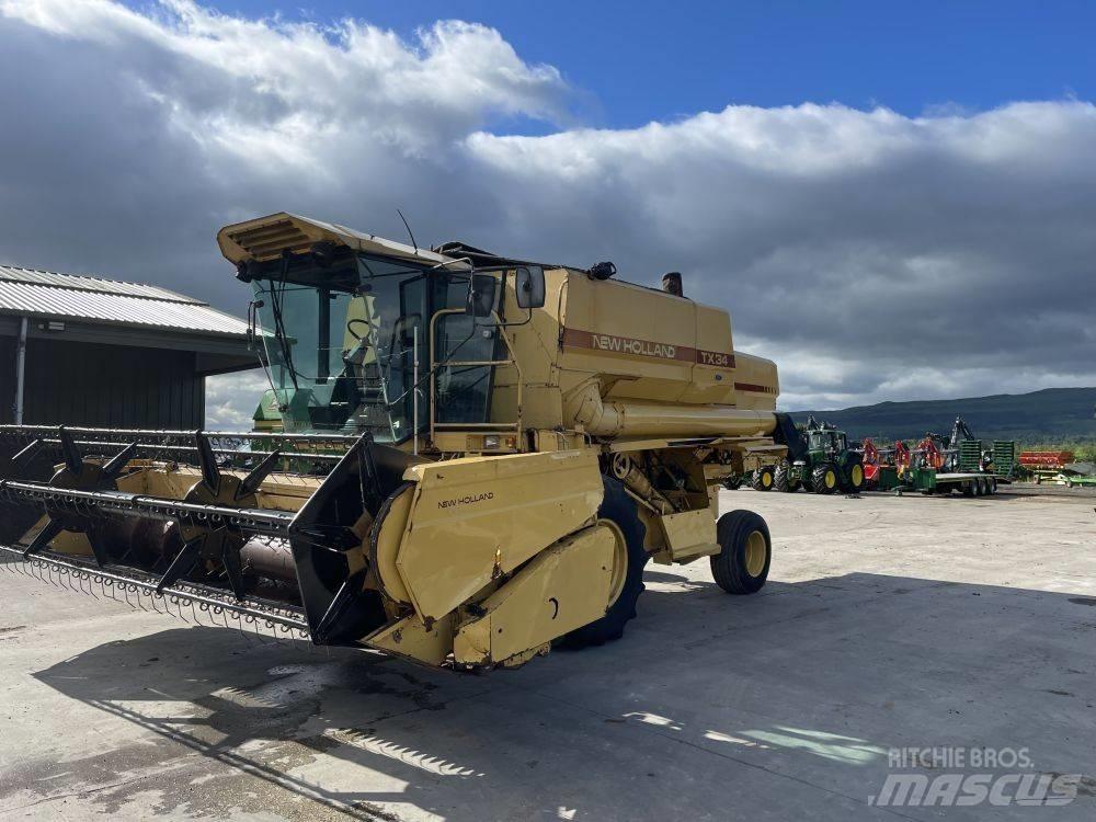 New Holland TX 34 Ražas novākšanas kombaini