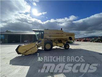 New Holland TX 34 Ražas novākšanas kombaini