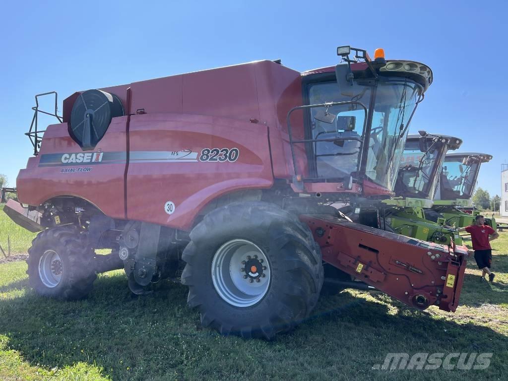 Case IH AF 8230 Ražas novākšanas kombaini