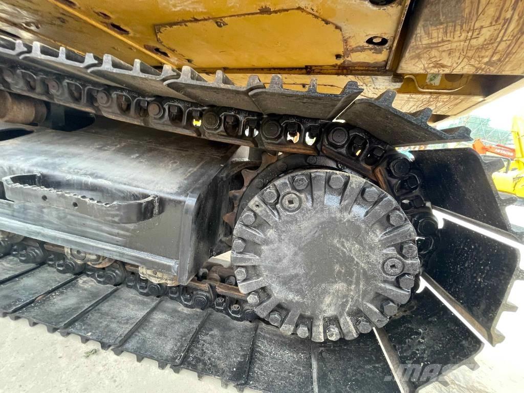 CAT 323 D Kāpurķēžu ekskavatori