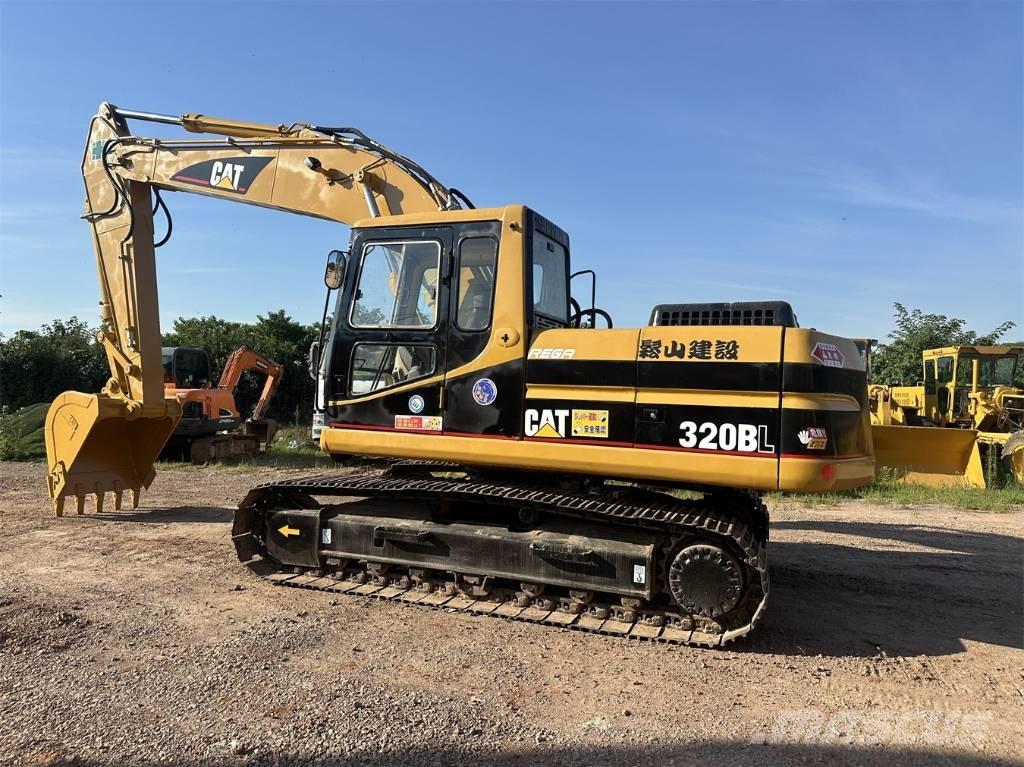 CAT 320 B Kāpurķēžu ekskavatori