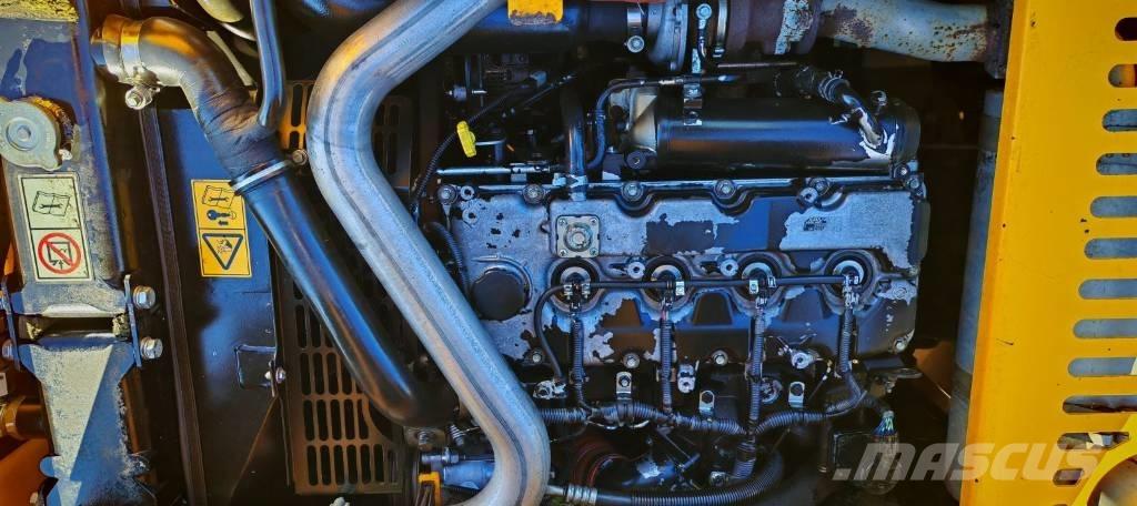 JCB JS 145 W Ekskavatori uz riteņiem