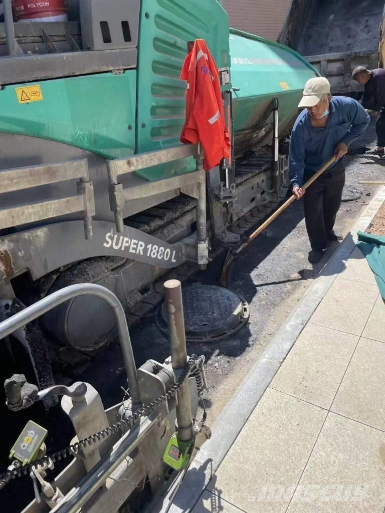 Vögele Super 1880L Asfalta klājēji