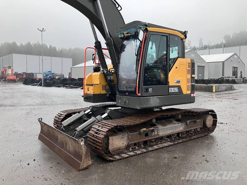 Volvo ECR235EL Blade Kāpurķēžu ekskavatori