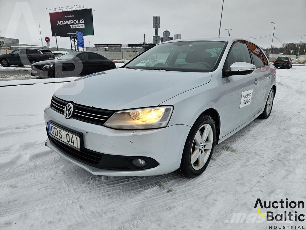Volkswagen Jetta Automašīnas