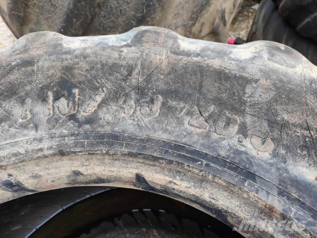 Nokian 710/45-26.5 Riepas, riteņi un diski