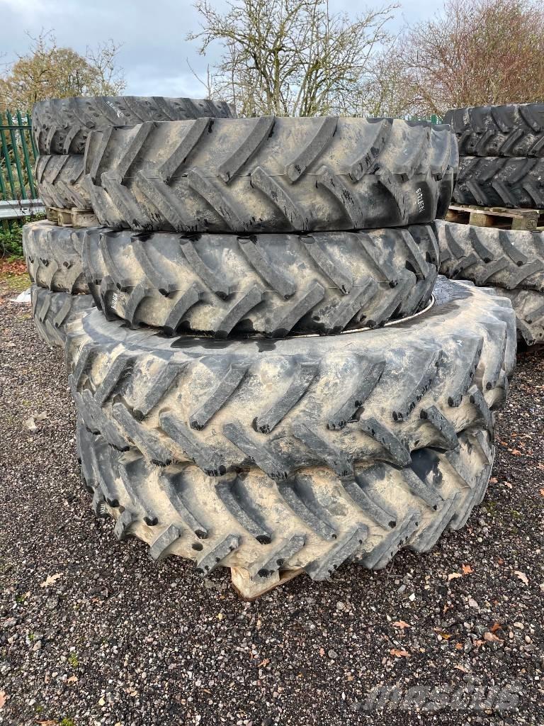 Mitas SET OF WHEELS Riepas, riteņi un diski