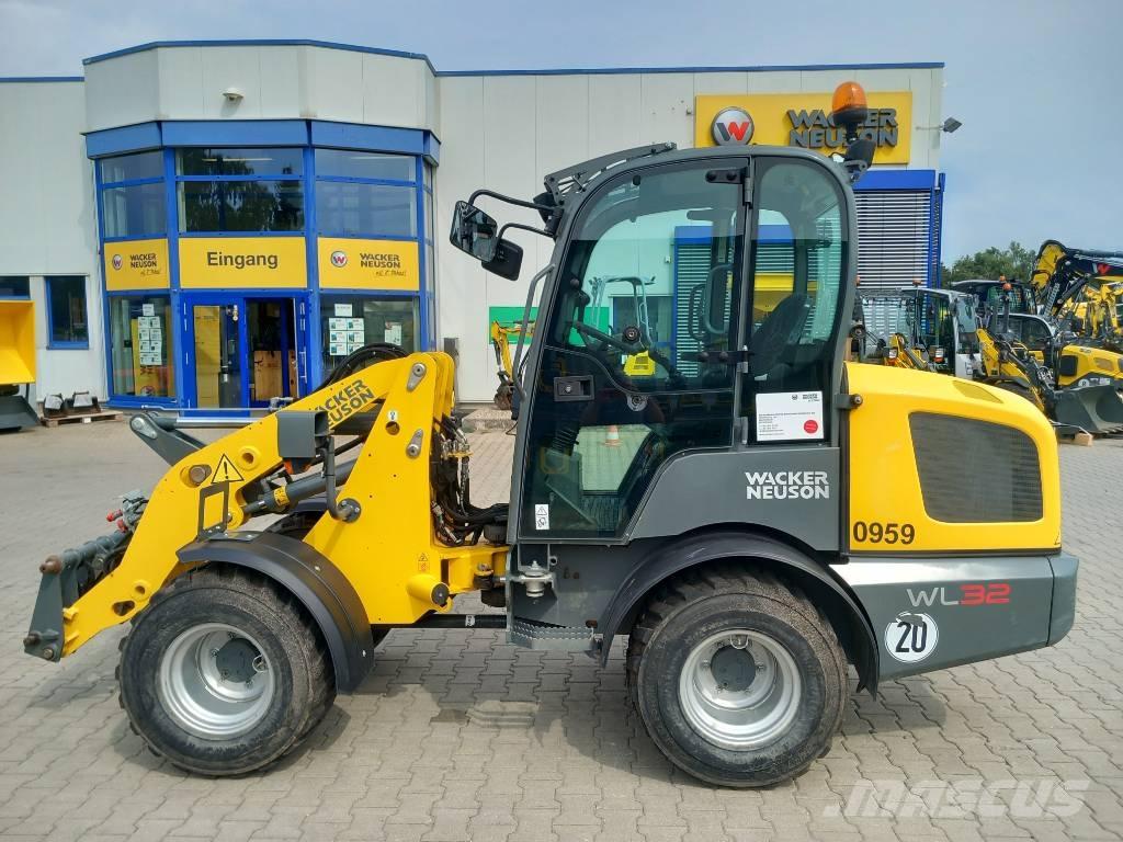 Wacker Neuson WL32 Iekrāvēji uz riteņiem