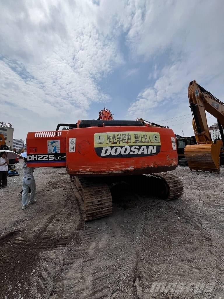 Doosan DH 225 LC-7 Kāpurķēžu ekskavatori