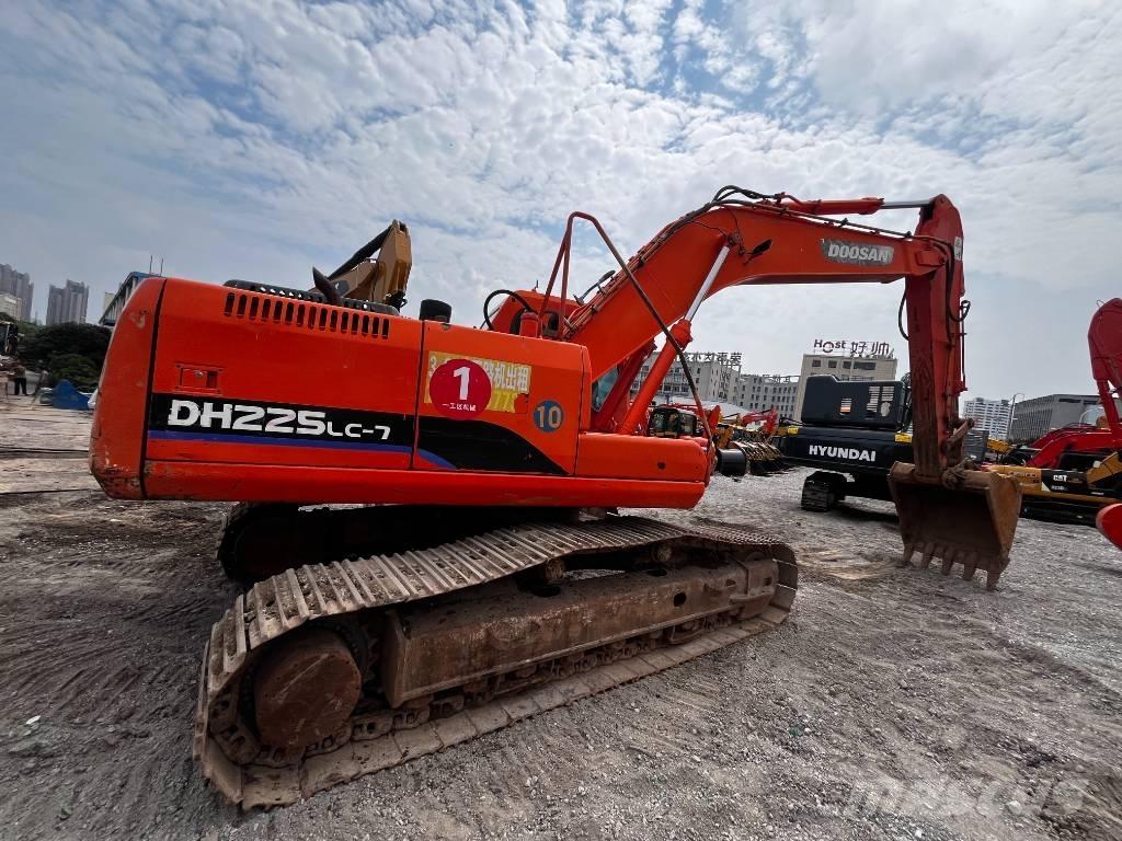 Doosan DH 225 LC-7 Kāpurķēžu ekskavatori