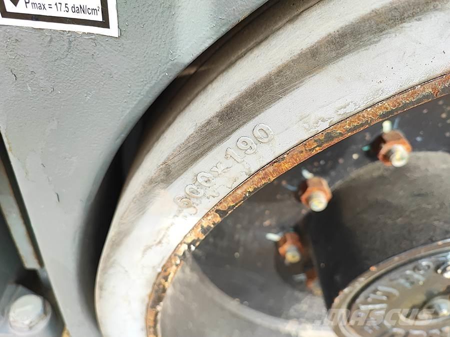 Haulotte HA12CJ+ Pacēlāji uz automašīnas bāzes