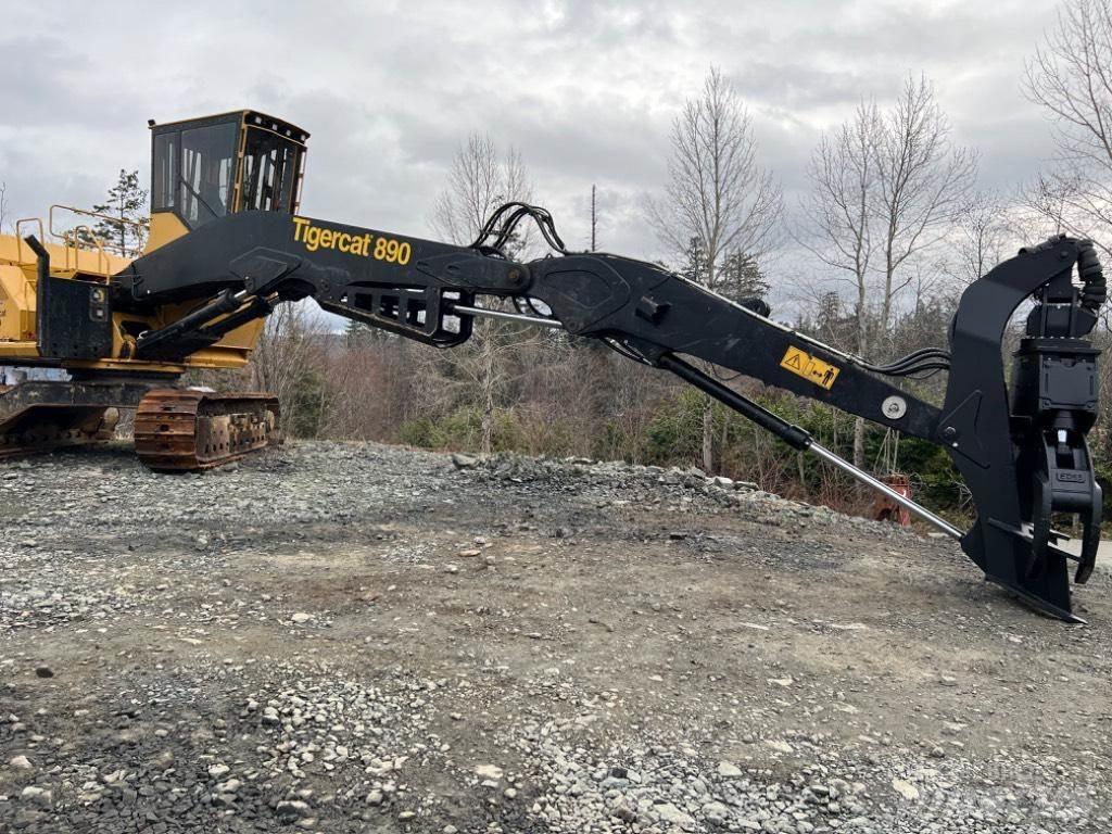 Tigercat 890 Šķeldotāji