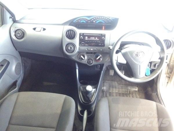 Toyota eitos Automašīnas