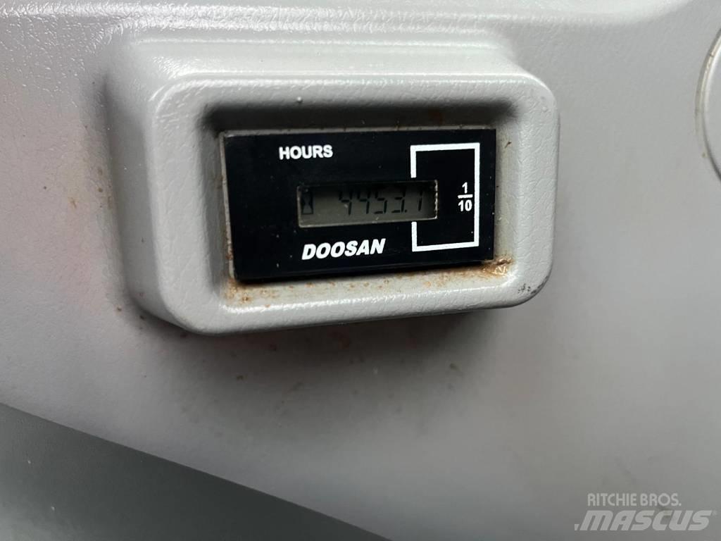 Doosan DX 140 LCR-5 Kāpurķēžu ekskavatori