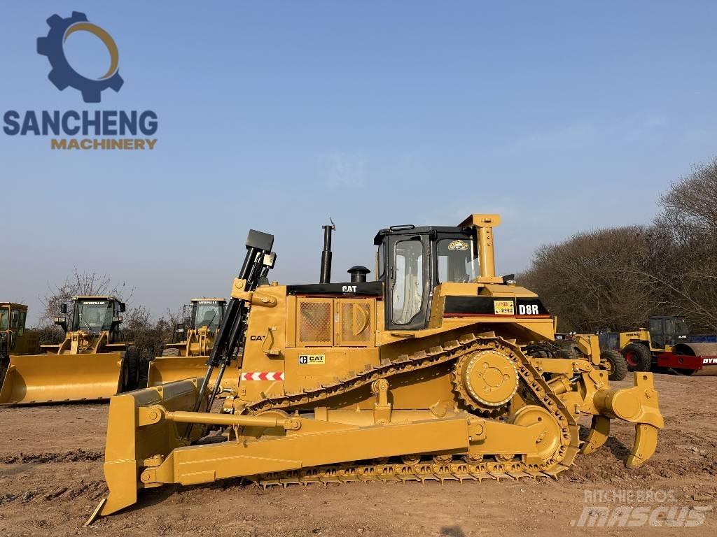 CAT D8R Kāpurķēžu buldozeri