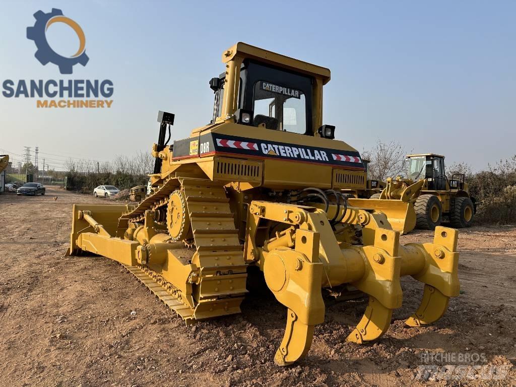 CAT D8R Kāpurķēžu buldozeri