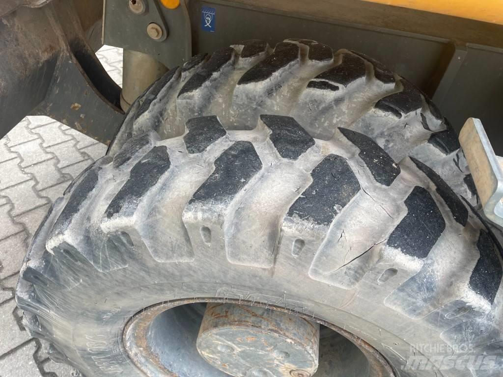Liebherr A 918 Ekskavatori uz riteņiem