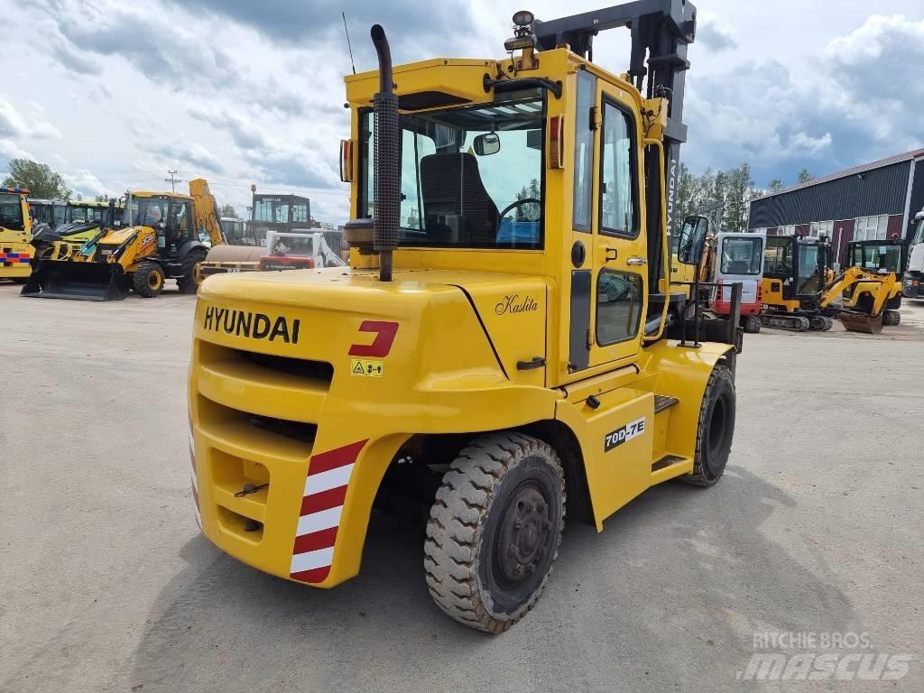 Hyundai 70 D-7 E Tehnika ar dīzeļa dzinēju
