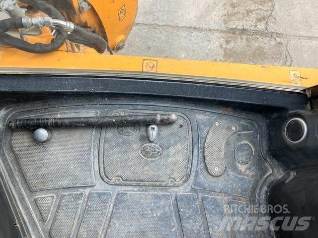 JCB 4CX AEC Ekskavatori-iekrāvēji