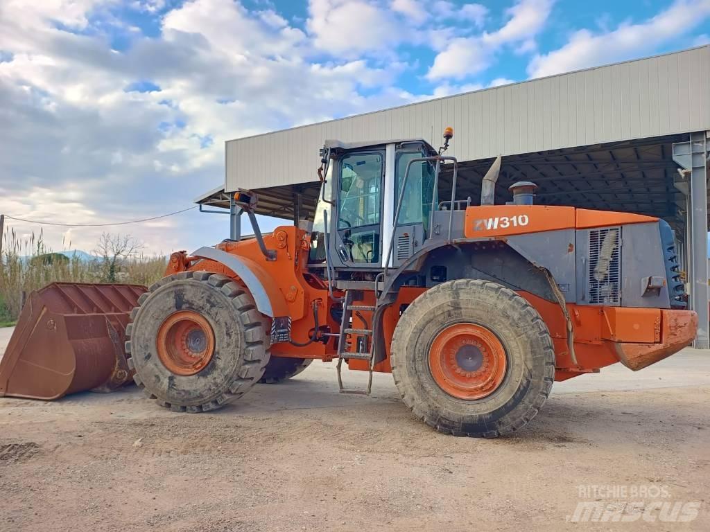 Hitachi ZW 310 Iekrāvēji uz riteņiem