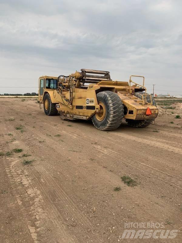 CAT 623E Skrēperi