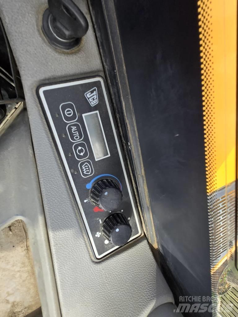 JCB 110 W Hydradig Ekskavatori uz riteņiem