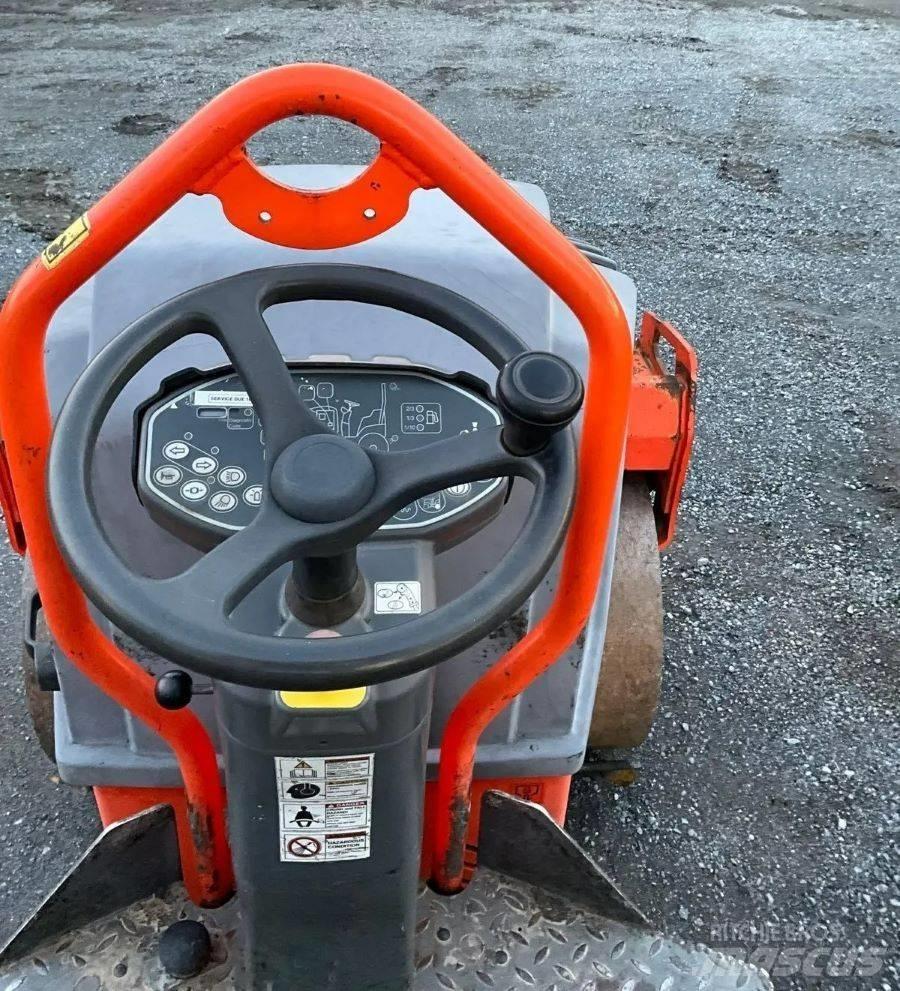 Hamm HD 12 VV Divvalču grunts veltņi