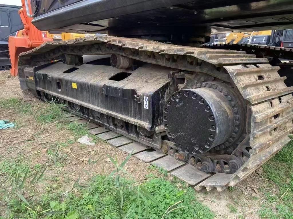 Hitachi 360 Kāpurķēžu ekskavatori
