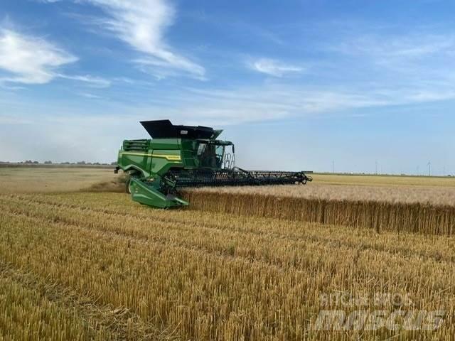 John Deere X9-1100 Ražas novākšanas kombaini