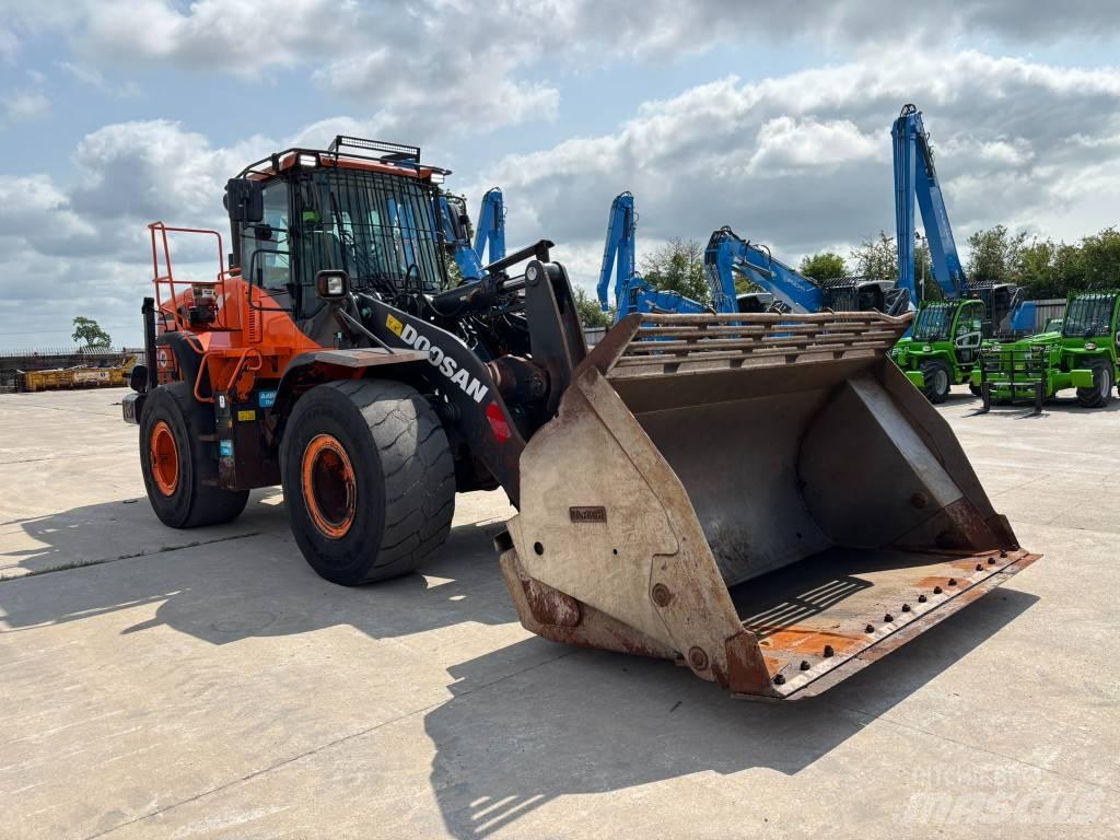 Doosan DL 300-5 Iekrāvēji uz riteņiem
