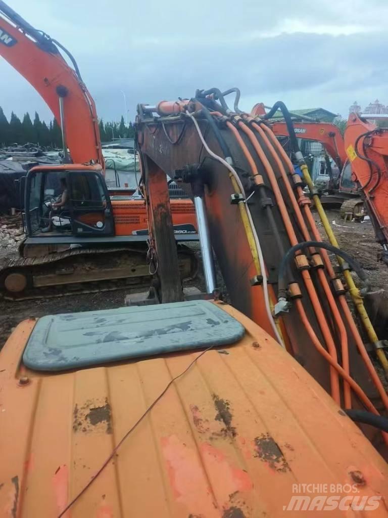 Doosan DX 260LC Kāpurķēžu ekskavatori