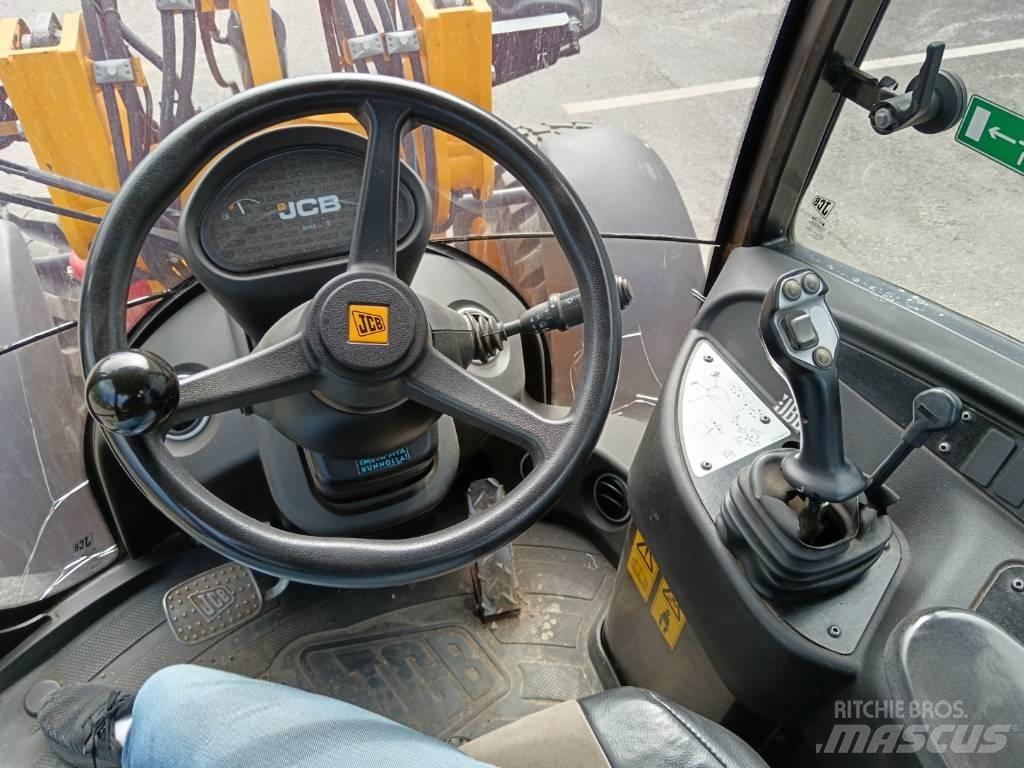 JCB 406 Iekrāvēji uz riteņiem