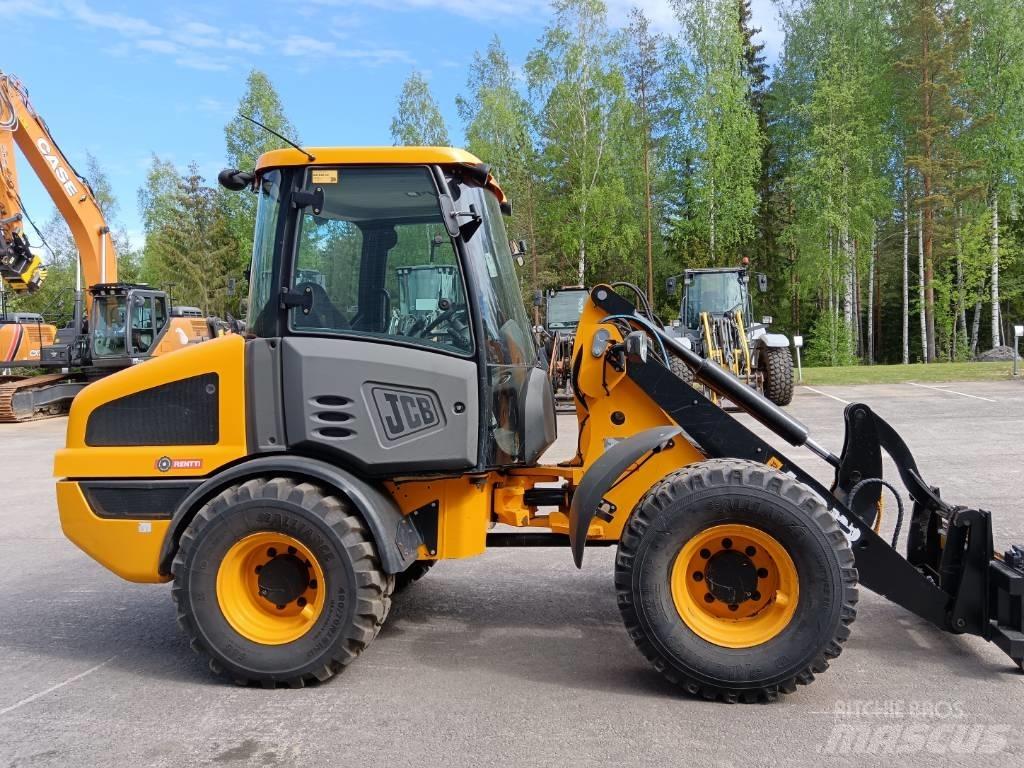 JCB 406 Iekrāvēji uz riteņiem
