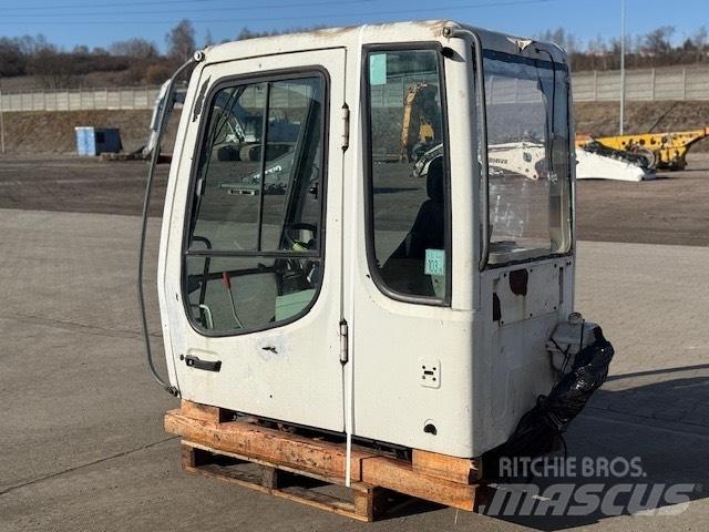 Liebherr A 924 C CAB Kabīnes un interjers