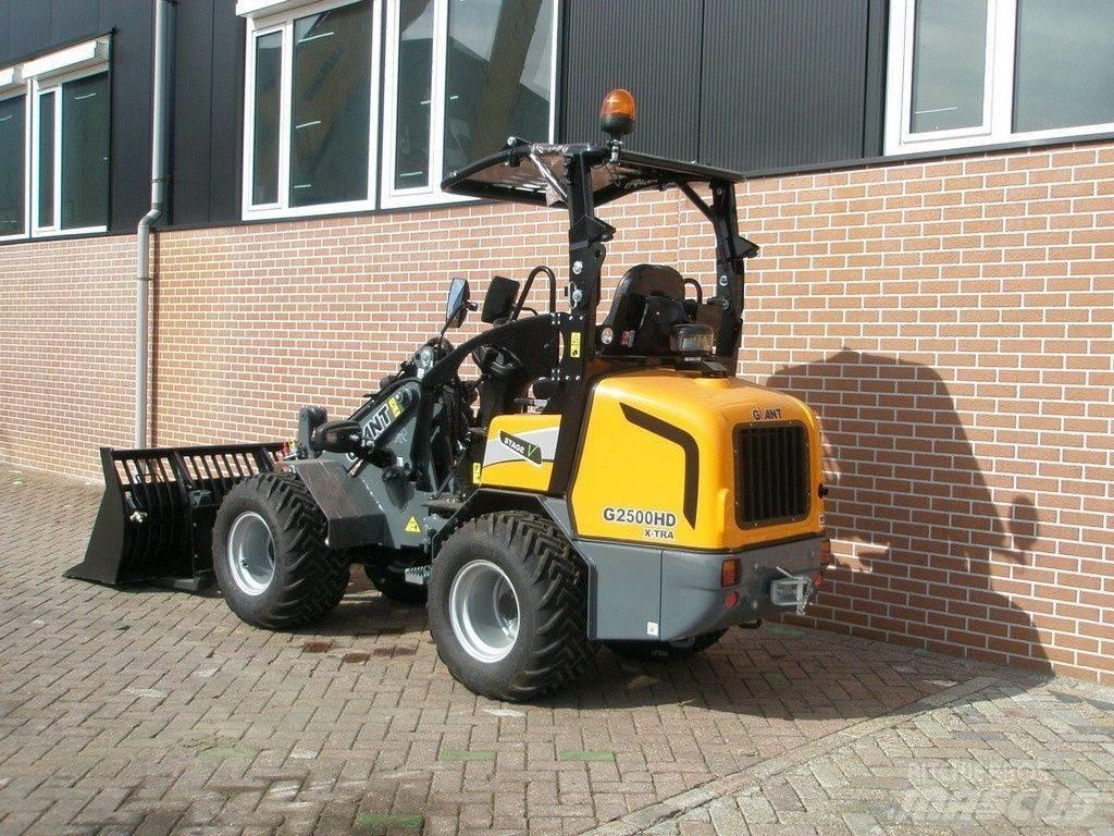 GiANT G2500 Mini iekrāvēji