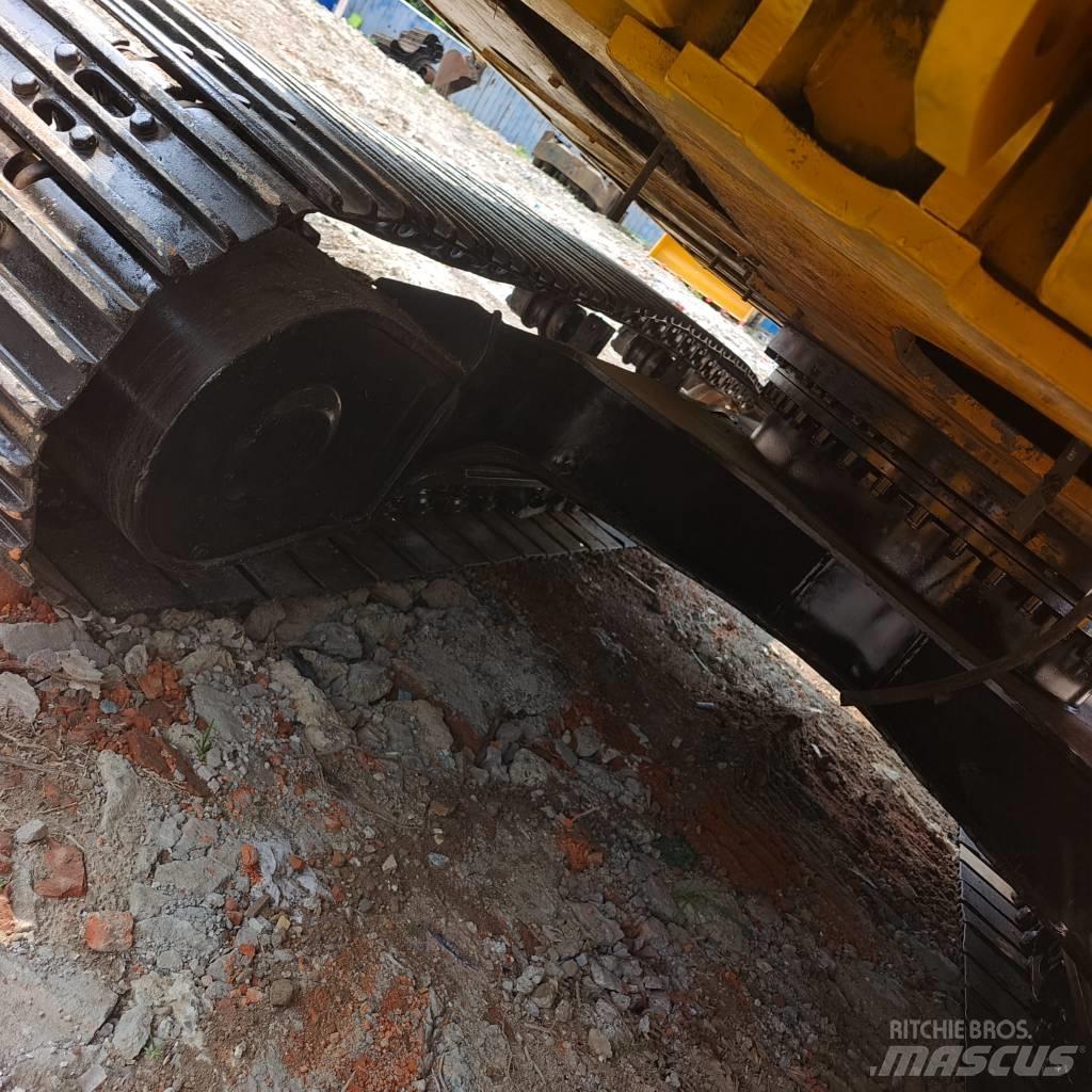 CAT 320 GC Ekskavatori uz riteņiem