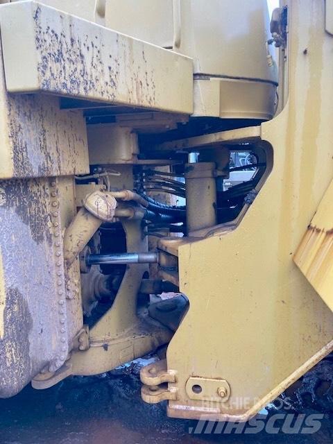 CAT 980 F Iekrāvēji uz riteņiem