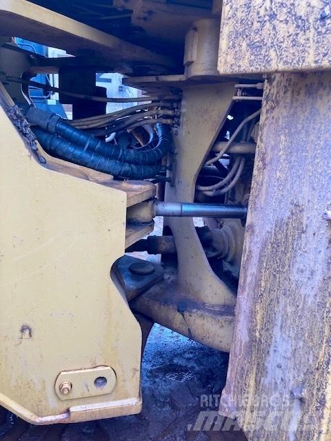 CAT 980 F Iekrāvēji uz riteņiem
