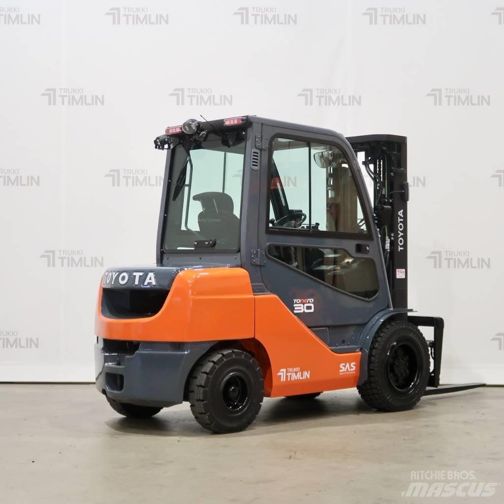 Toyota 02-8FDF30 Tehnika ar dīzeļa dzinēju
