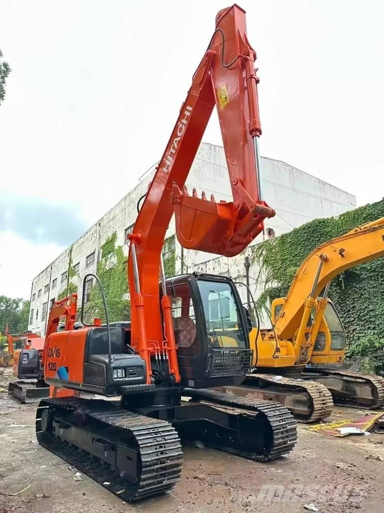 Hitachi ZX 120 Kāpurķēžu ekskavatori