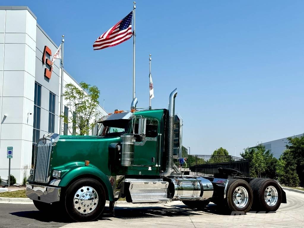 Kenworth W 900 Vilcēji