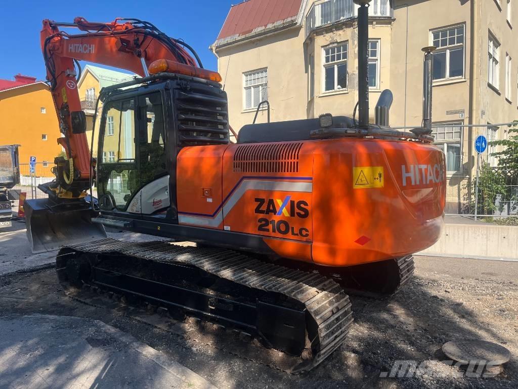 Hitachi ZX 210 Kāpurķēžu ekskavatori