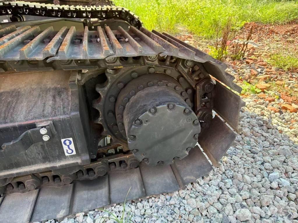 Hitachi ZX 210 Kāpurķēžu ekskavatori